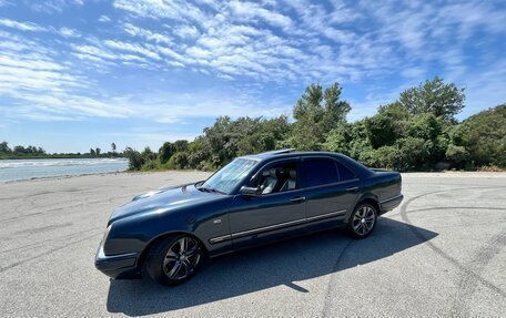 Mercedes-Benz E-Класс, 1996 год, 250 000 рублей, 3 фотография
