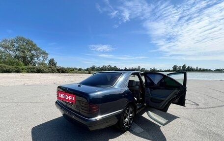 Mercedes-Benz E-Класс, 1996 год, 250 000 рублей, 11 фотография