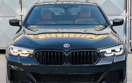 BMW 5 серия, 2022 год, 3 890 000 рублей, 2 фотография