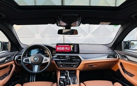 BMW 5 серия, 2022 год, 3 890 000 рублей, 8 фотография