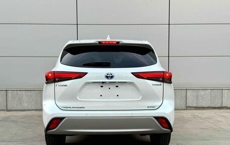 Toyota Highlander, 2022 год, 3 710 000 рублей, 5 фотография
