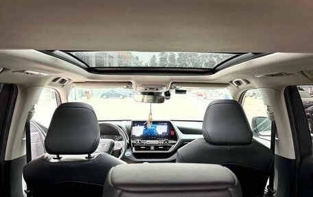 Toyota Highlander, 2022 год, 3 710 000 рублей, 12 фотография