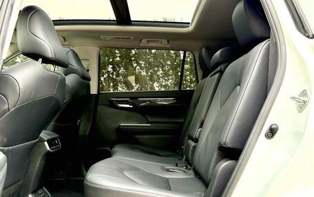 Toyota Highlander, 2022 год, 3 710 000 рублей, 11 фотография