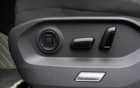 Volkswagen Touareg III, 2018 год, 4 995 000 рублей, 15 фотография