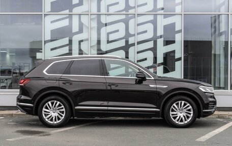 Volkswagen Touareg III, 2018 год, 4 995 000 рублей, 5 фотография