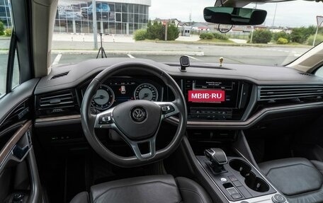 Volkswagen Touareg III, 2018 год, 4 995 000 рублей, 6 фотография