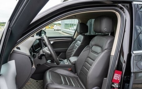 Volkswagen Touareg III, 2018 год, 4 995 000 рублей, 10 фотография