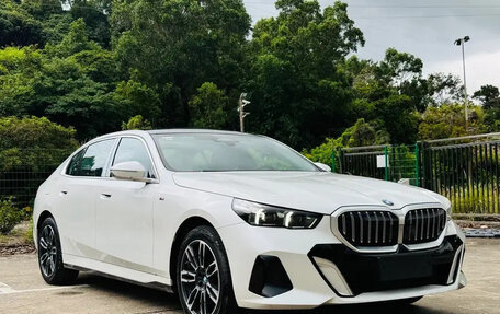 BMW 5 серия, 2025 год, 5 105 333 рублей, 3 фотография