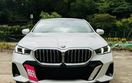 BMW 5 серия, 2025 год, 5 105 333 рублей, 2 фотография