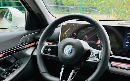 BMW 5 серия, 2025 год, 5 105 333 рублей, 8 фотография