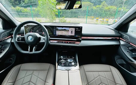 BMW 5 серия, 2025 год, 5 105 333 рублей, 9 фотография