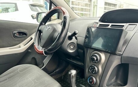 Toyota Yaris III рестайлинг, 2009 год, 599 000 рублей, 10 фотография