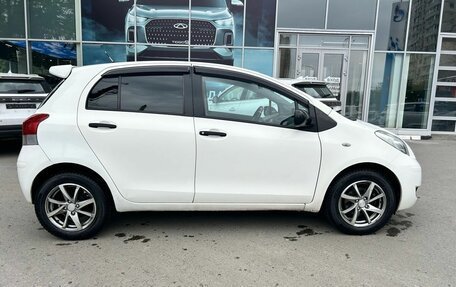 Toyota Yaris III рестайлинг, 2009 год, 599 000 рублей, 6 фотография