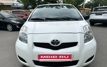 Toyota Yaris III рестайлинг, 2009 год, 599 000 рублей, 8 фотография