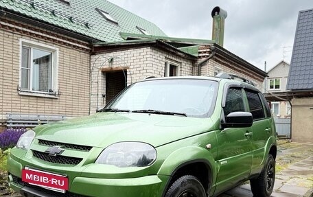 Chevrolet Niva I рестайлинг, 2016 год, 680 000 рублей, 4 фотография