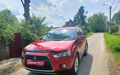 Mitsubishi Outlander III рестайлинг 3, 2011 год, 1 400 000 рублей, 2 фотография