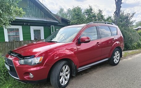 Mitsubishi Outlander III рестайлинг 3, 2011 год, 1 400 000 рублей, 14 фотография