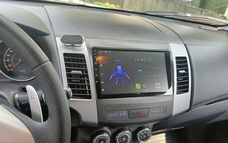Mitsubishi Outlander III рестайлинг 3, 2011 год, 1 400 000 рублей, 28 фотография