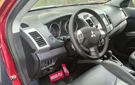 Mitsubishi Outlander III рестайлинг 3, 2011 год, 1 400 000 рублей, 17 фотография