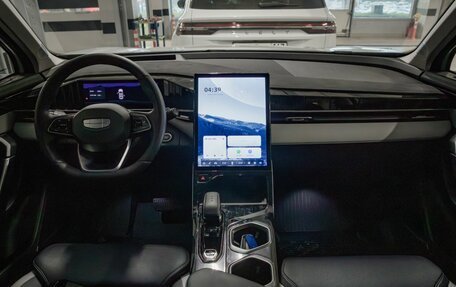 Geely Atlas, 2024 год, 9 фотография