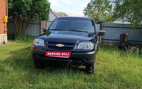 Chevrolet Niva I рестайлинг, 2017 год, 760 000 рублей, 4 фотография