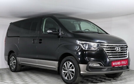 Hyundai Grand Starex Grand Starex I рестайлинг 2, 2018 год, 3 559 000 рублей, 3 фотография
