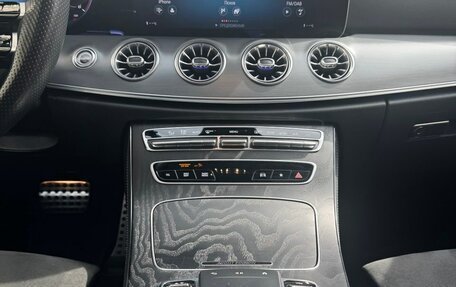 Mercedes-Benz E-Класс, 2022 год, 9 100 000 рублей, 1 фотография
