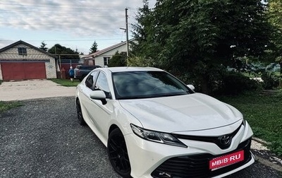 Toyota Camry, 2019 год, 2 400 000 рублей, 1 фотография