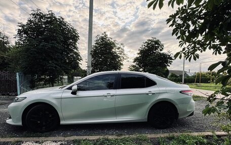 Toyota Camry, 2019 год, 2 400 000 рублей, 2 фотография