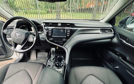 Toyota Camry, 2019 год, 2 400 000 рублей, 7 фотография