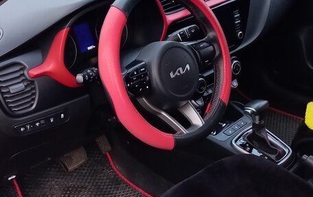 KIA Rio IV, 2022 год, 1 800 000 рублей, 10 фотография