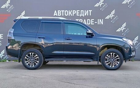 Toyota Land Cruiser Prado 150 рестайлинг 2, 2011 год, 2 650 000 рублей, 9 фотография