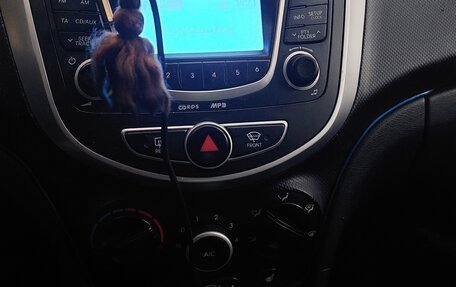 Hyundai Solaris II рестайлинг, 2012 год, 505 000 рублей, 2 фотография