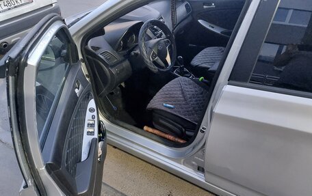 Hyundai Solaris II рестайлинг, 2012 год, 505 000 рублей, 3 фотография