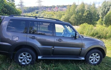 Mitsubishi Pajero IV, 2014 год, 2 550 000 рублей, 3 фотография
