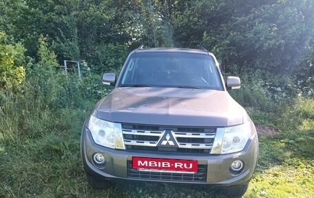 Mitsubishi Pajero IV, 2014 год, 2 550 000 рублей, 2 фотография