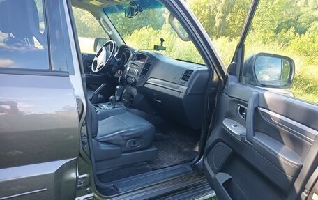 Mitsubishi Pajero IV, 2014 год, 2 550 000 рублей, 8 фотография
