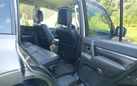 Mitsubishi Pajero IV, 2014 год, 2 550 000 рублей, 9 фотография