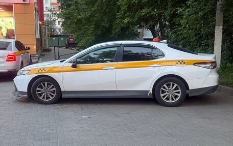 Toyota Camry, 2019 год, 1 796 666 рублей, 3 фотография