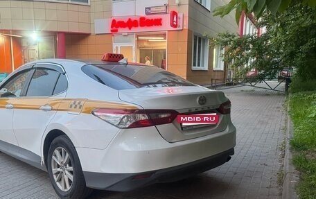 Toyota Camry, 2019 год, 1 796 666 рублей, 9 фотография