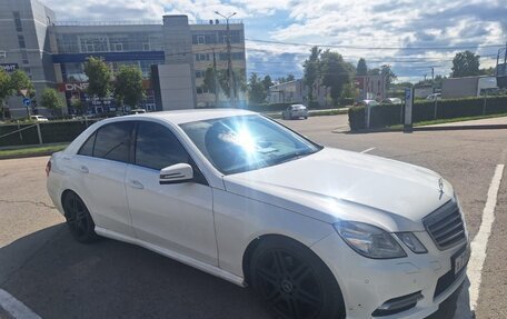 Mercedes-Benz E-Класс, 2012 год, 1 750 000 рублей, 2 фотография