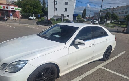 Mercedes-Benz E-Класс, 2012 год, 1 750 000 рублей, 3 фотография