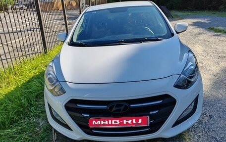 Hyundai i30 II рестайлинг, 2015 год, 1 300 000 рублей, 1 фотография