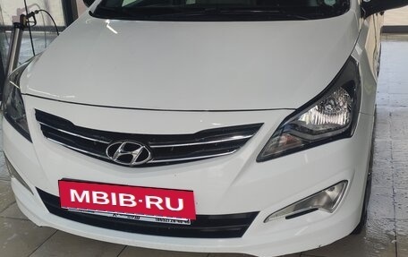 Hyundai Solaris II рестайлинг, 2016 год, 1 000 000 рублей, 5 фотография