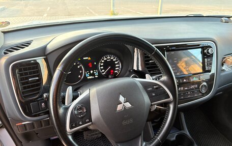 Mitsubishi Outlander III рестайлинг 3, 2014 год, 2 050 000 рублей, 6 фотография
