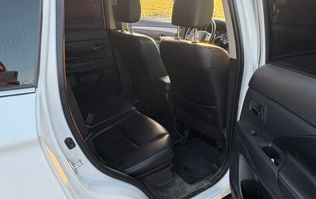 Mitsubishi Outlander III рестайлинг 3, 2014 год, 2 050 000 рублей, 12 фотография