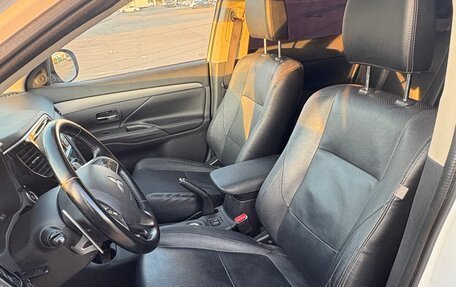 Mitsubishi Outlander III рестайлинг 3, 2014 год, 2 050 000 рублей, 9 фотография