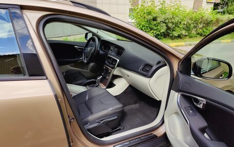 Volvo V40 II рестайлинг, 2013 год, 1 300 000 рублей, 11 фотография