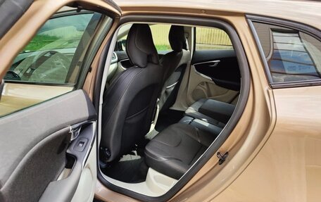 Volvo V40 II рестайлинг, 2013 год, 1 300 000 рублей, 13 фотография