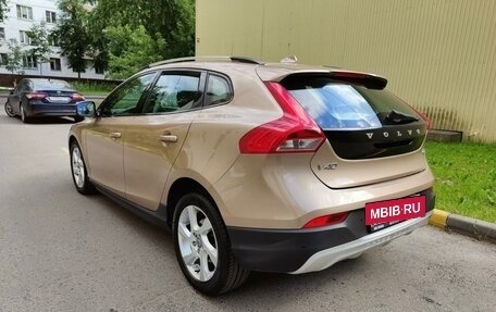 Volvo V40 II рестайлинг, 2013 год, 1 300 000 рублей, 4 фотография